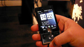 Illustration for article titled Hands-On with the HTC Touch Diamond (Verdict: Slightly Sluggish, But Has Nice UI Touches)